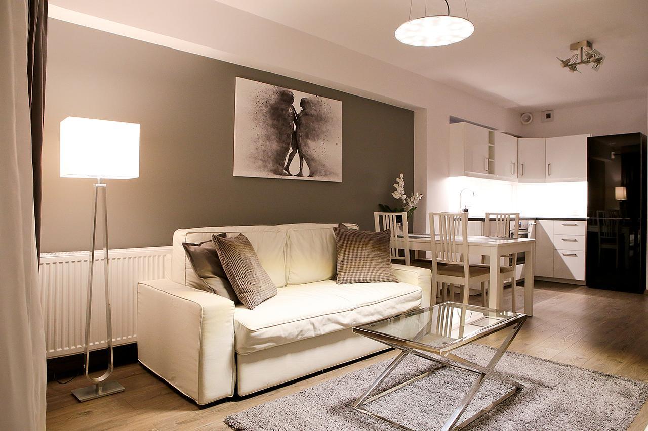 Super Apartment Познан Екстериор снимка