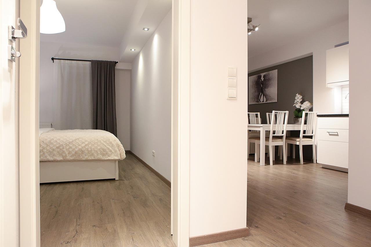 Super Apartment Познан Екстериор снимка
