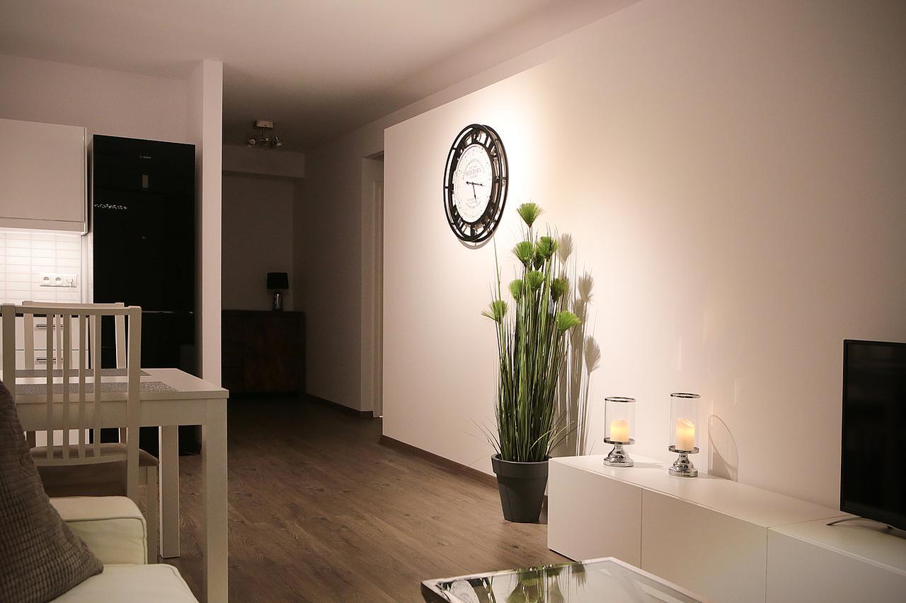 Super Apartment Познан Екстериор снимка