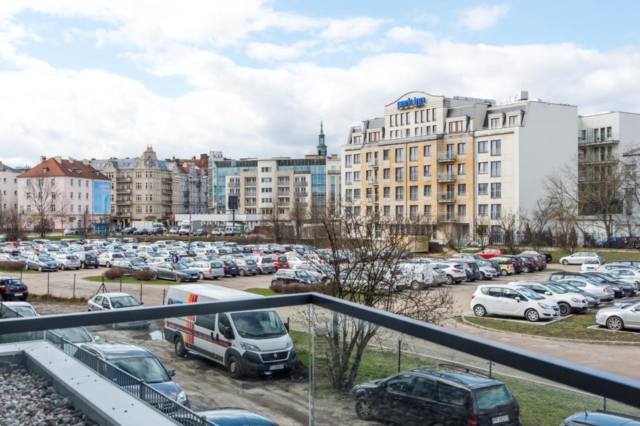 Super Apartment Познан Екстериор снимка