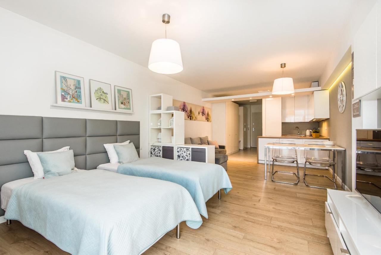 Super Apartment Познан Екстериор снимка