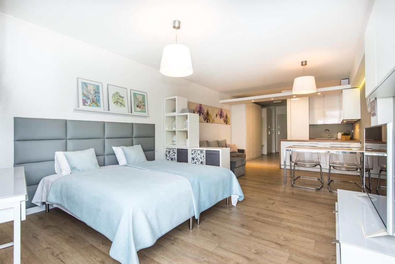 Super Apartment Познан Екстериор снимка